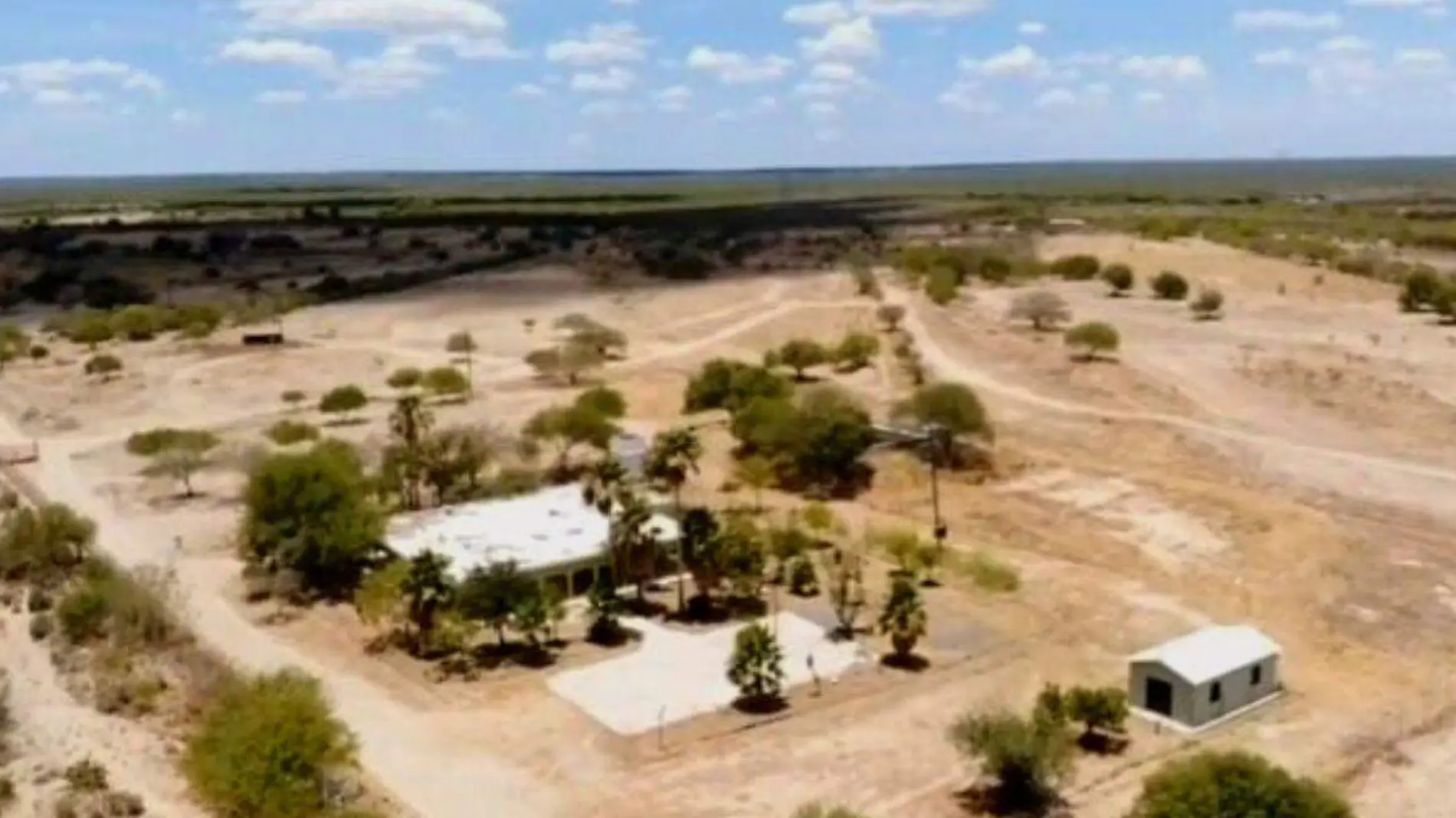 Recuperan agua en NL de represas en rancho del cantante Lalo Mora